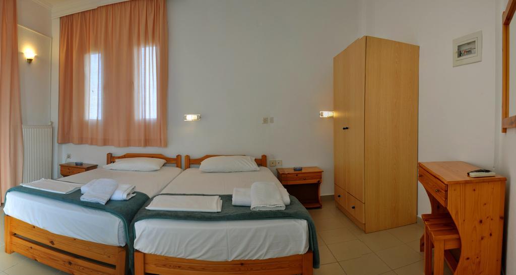 ホテル Adonis Kallithea  部屋 写真