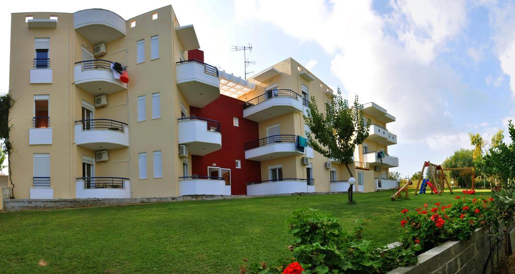 ホテル Adonis Kallithea  部屋 写真