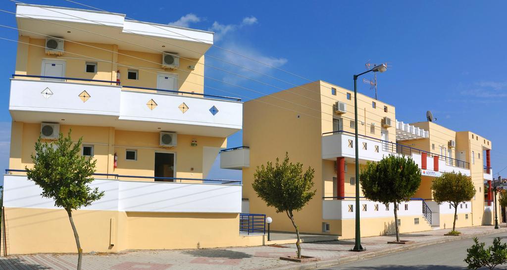 ホテル Adonis Kallithea  エクステリア 写真