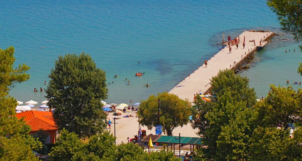 ホテル Adonis Kallithea  エクステリア 写真