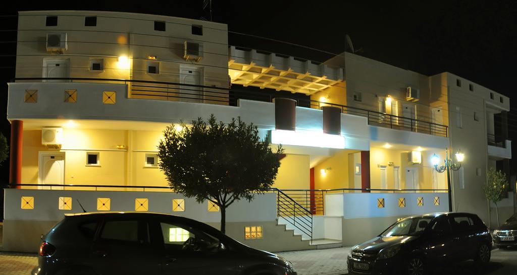 ホテル Adonis Kallithea  エクステリア 写真